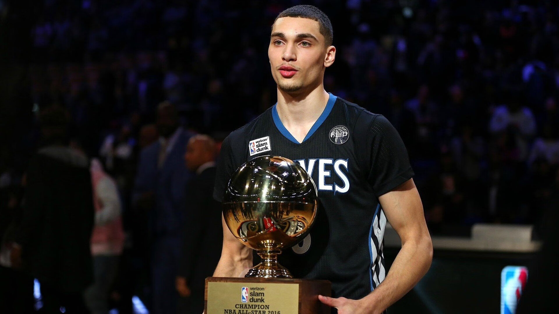 【熊猫体育官方网站】温网2024，阿尔卡拉斯卫冕成功，斯瓦泰克首夺草地大满贯