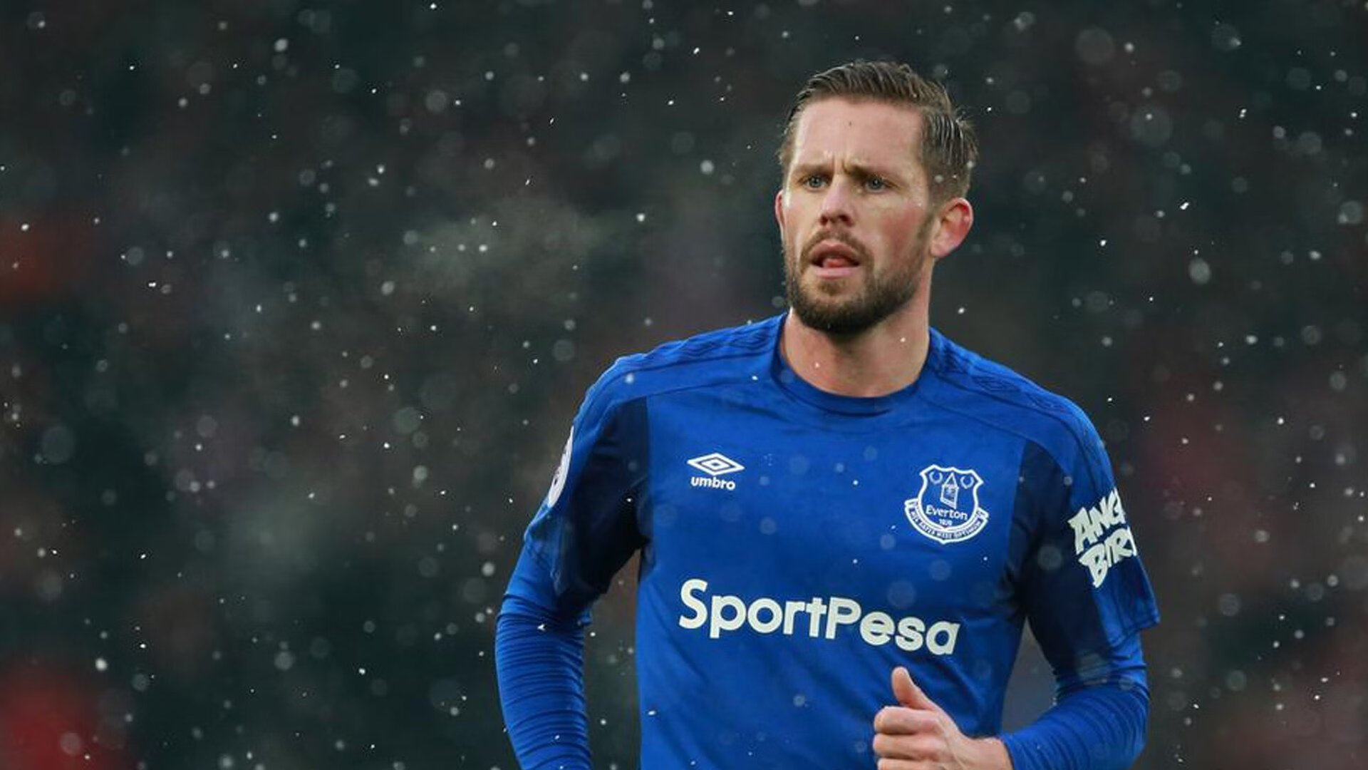 英超争冠白热化，曼城、阿森纳、利物浦三强鼎立，最后冲刺悬念迭起